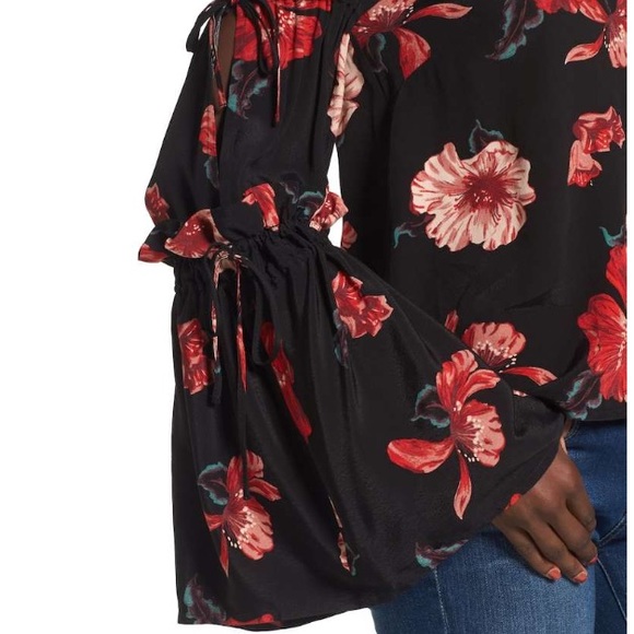 Leith Floral Tie Bell Sleeve Top - Picture 3 of 8